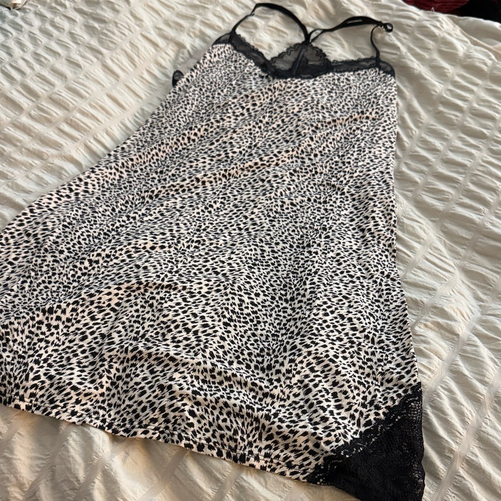 ** Victoria’s Secret ** Modal Leopard lace slip - Medium - NWT - Picture 5 of 10
